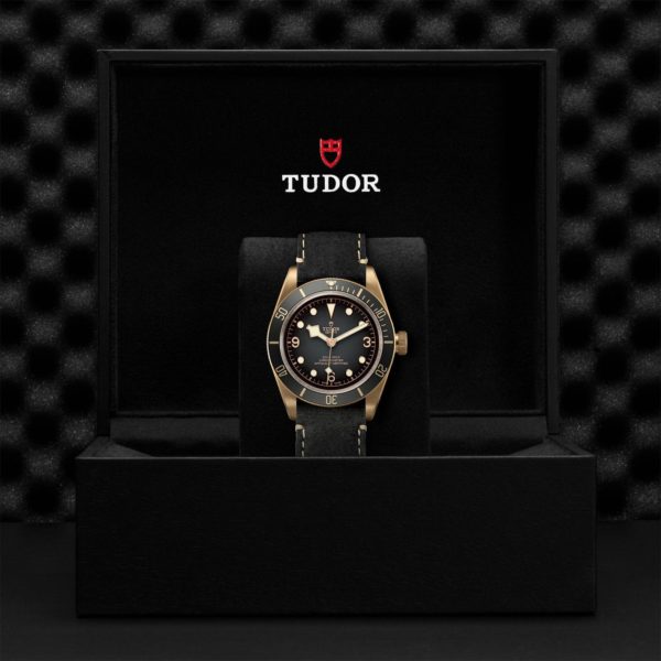 Black Bay Bronze | 79250BA | Bronze | M79250BA-0001 | Tudor Official Retailer - Siam Swiss